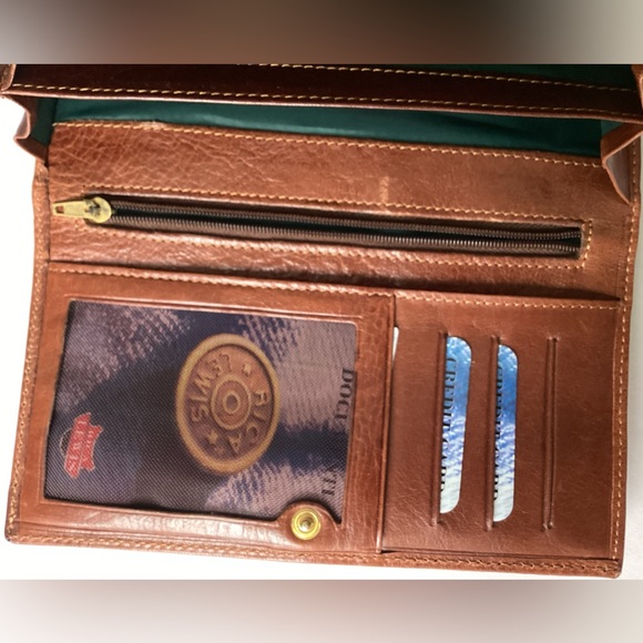 NEW- Rica Lewis leather fold over snap wallet - Picture 4 of 6